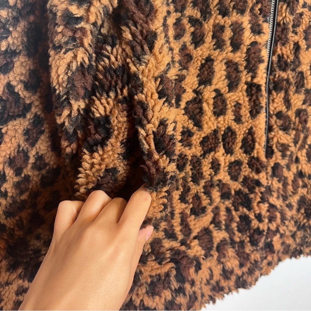 BB DAKOTA Kitty Come Close Teddy Jacket in Leopard Print. Size Small‎ - Picture 6 of 8